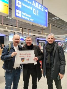 1 serdeczne powitanie na lotnisku Frankfurt am Mein