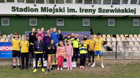 II Rzut Lekkoatletyczny w tym roku szkolnym i worek medali naszych uczniów