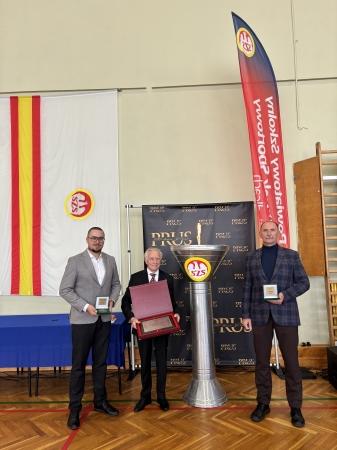 Pan Krzysztof Koziatek z Odznaką Honorową SZSWWM